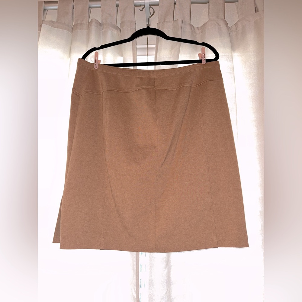 LOT OF 5 PLUS SIZE SKIRTS 🤎💖